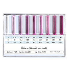 CHEMetrics C-7007 Nitrite Comparator - Flat